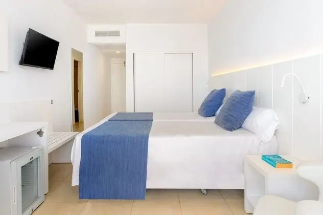 Tek Büyük Yataklı Oda, Kısmi Deniz Manzaralı (extra bed adult)