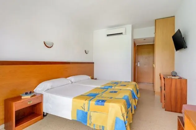 Tek Büyük Yataklı Oda (3 Adults)