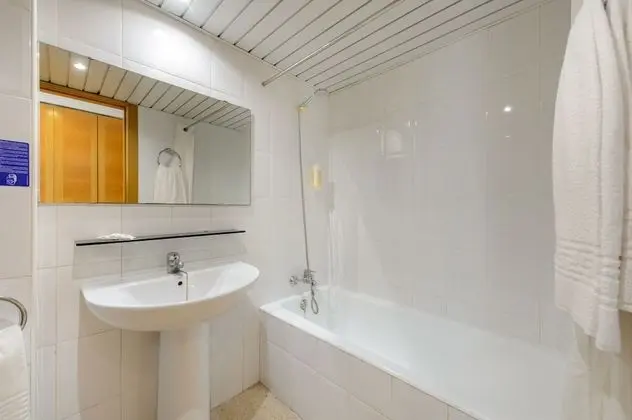 Tek Büyük Yataklı Oda (3 Adults)