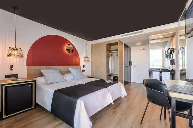 İki Ayrı Yataklı Oda (3 adults)