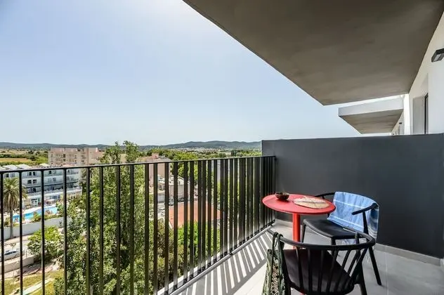 İki Ayrı Yataklı Oda (3 adults)