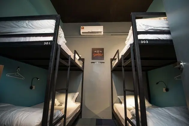 Ortak Ranzalı Oda (1 Bed in 4 Beds Mixed )
