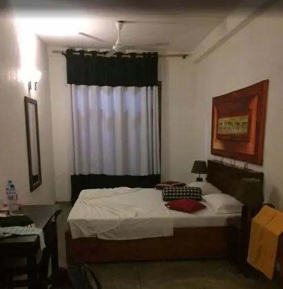 Budget Room