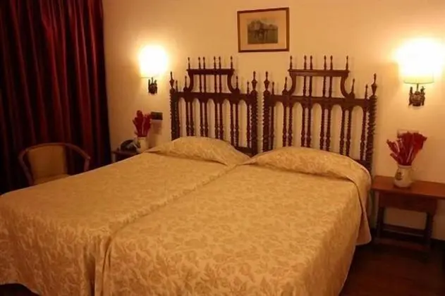 Standard Tek Büyük veya İki Ayrı Yataklı Oda