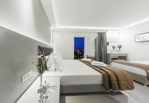Apart Daire, Havuz Manzaralı