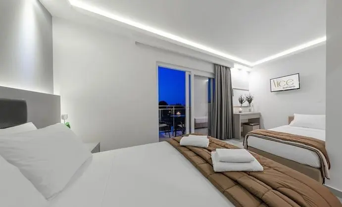 Apart Daire, Havuz Manzaralı