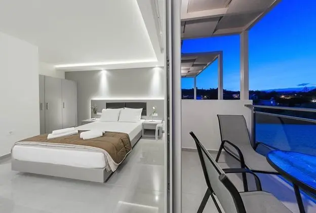 Apart Daire, Havuz Manzaralı