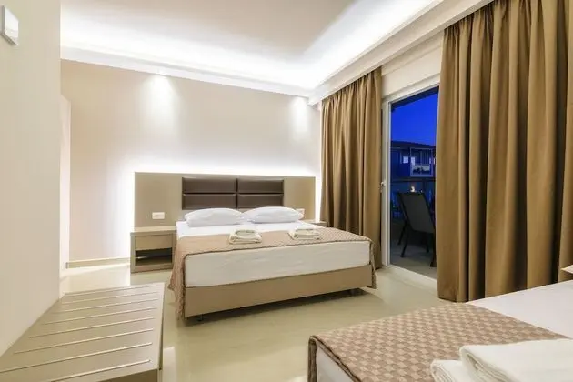 Apart Daire, Havuz Manzaralı