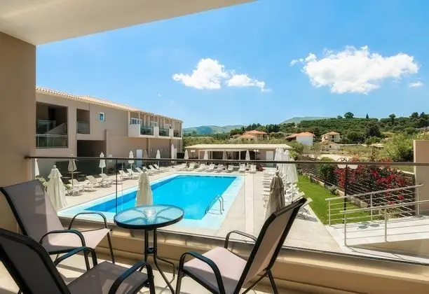 Apart Daire, Havuz Manzaralı