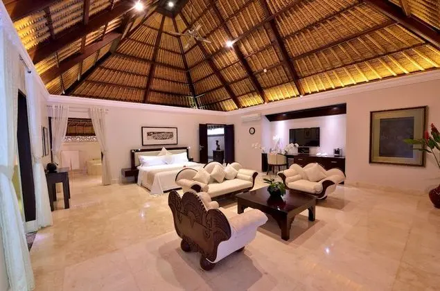 Executive Villa (Garden Pool)