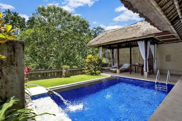 Executive Villa (Garden Pool)