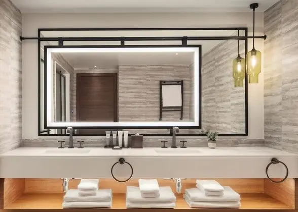 Oda, 2 Büyük (Queen) Boy Yatak