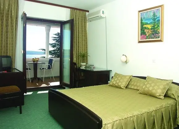 Tek Büyük veya İki Ayrı Yataklı Oda