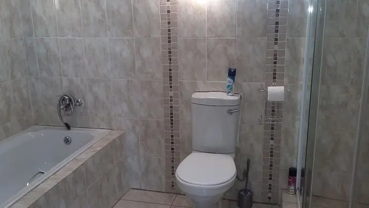 Üç Kişilik Oda