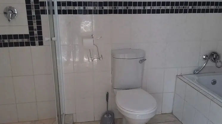 Üç Kişilik Oda