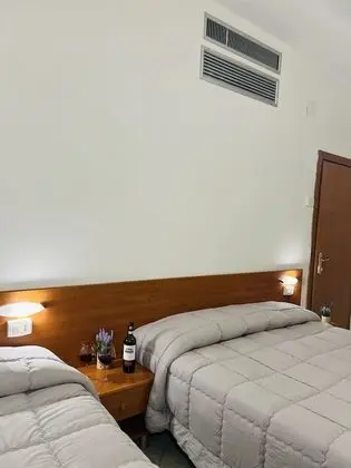 Comfort Tek Büyük veya İki Ayrı Yataklı Oda