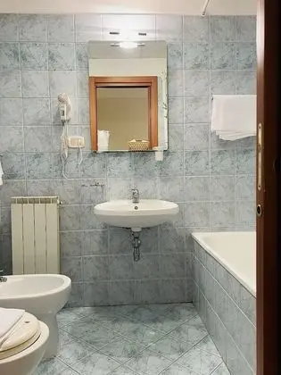 Comfort Tek Büyük veya İki Ayrı Yataklı Oda