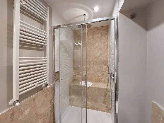 Comfort Tek Büyük veya İki Ayrı Yataklı Oda