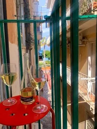 Oda, Balkon