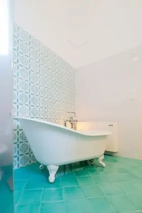 Dört Kişilik Oda, Küvet, Şehir Manzaralı