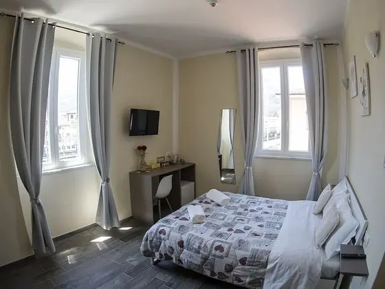 Tek Büyük Yataklı Oda (n.4)