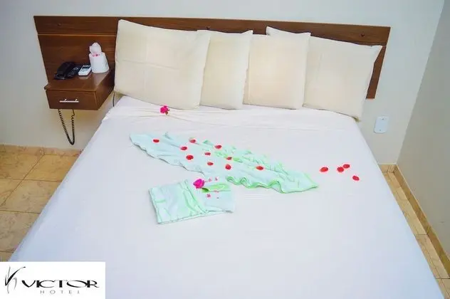 Basic Tek Büyük Yataklı Oda