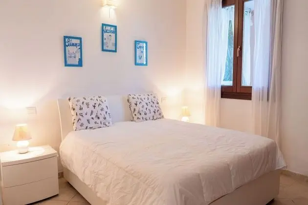 Standard Ev, Birden Çok Yatak, 2 Banyolu, Bahçeli (Villa Victoria 1.5 Km From The Beach)