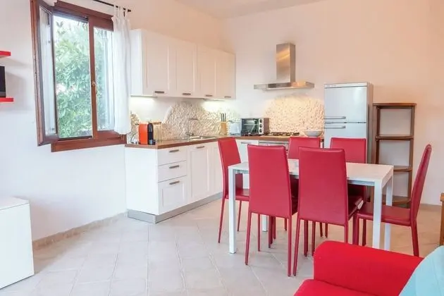 Standard Ev, Birden Çok Yatak, 2 Banyolu, Bahçeli (Villa Victoria 1.5 Km From The Beach)