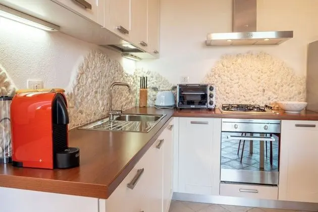 Standard Ev, Birden Çok Yatak, 2 Banyolu, Bahçeli (Villa Victoria 1.5 Km From The Beach)