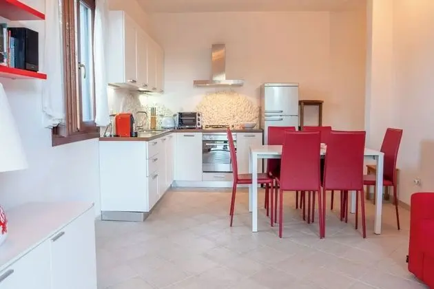 Standard Ev, Birden Çok Yatak, 2 Banyolu, Bahçeli (Villa Victoria 1.5 Km From The Beach)