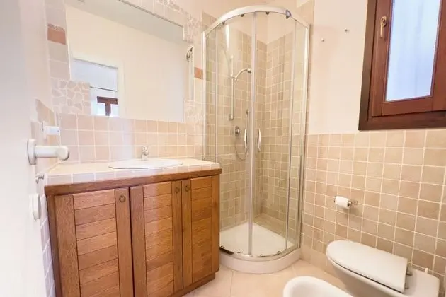 Standard Ev, Birden Çok Yatak, 2 Banyolu, Bahçeli (Villa Victoria 1.5 Km From The Beach)