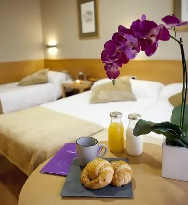 City Üç Kişilik Oda