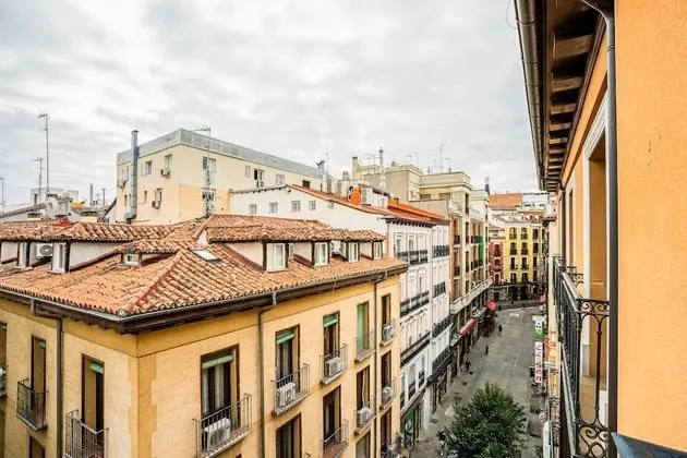 City Üç Kişilik Oda