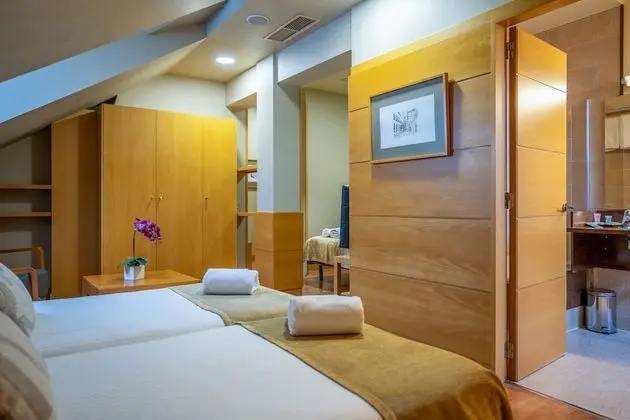 City Üç Kişilik Oda