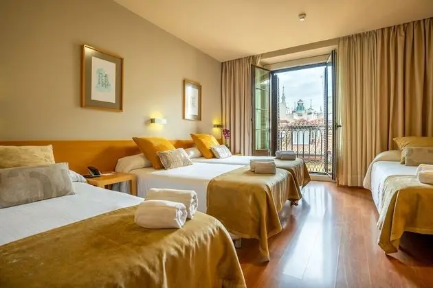 City Üç Kişilik Oda