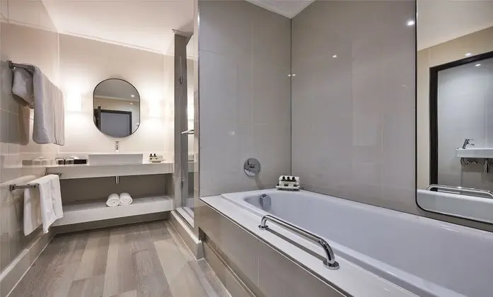 Çatı Katı (Loft), 1 En Büyük (King) Boy Yatak