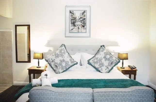 Superior Self Catering Family Unit (18)