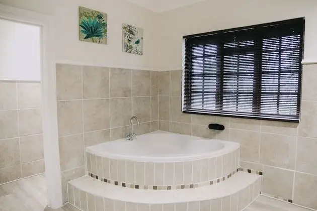 Superior Self Catering Family Unit (18)
