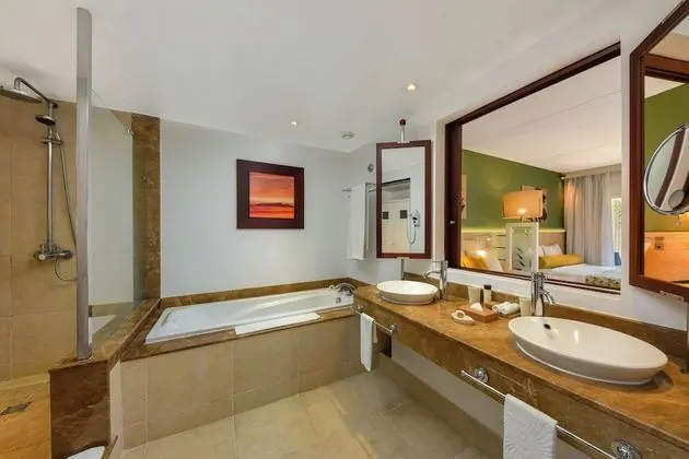 Deluxe Room-Ground Floor (2 adults & 1 child)