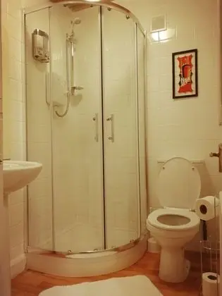 Üç Kişilik Oda