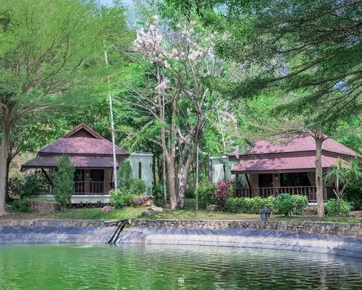 Villa, Göl Manzaralı