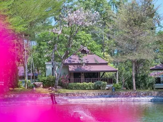 Villa, Göl Manzaralı