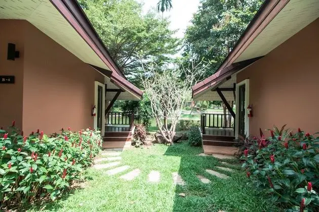 Villa, Göl Manzaralı