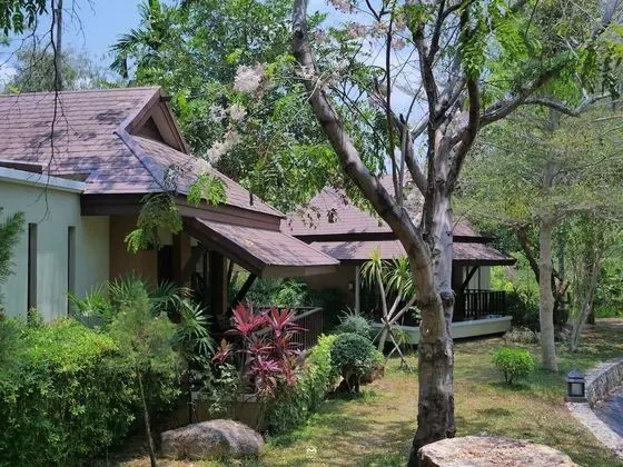 Villa, Göl Manzaralı
