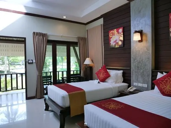 Villa, Göl Manzaralı