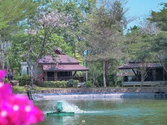 Villa, Göl Manzaralı
