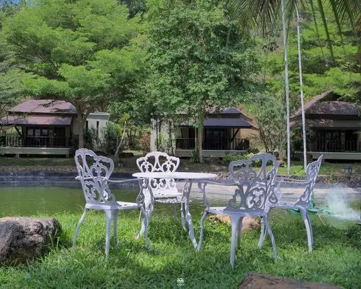 Villa, Göl Manzaralı