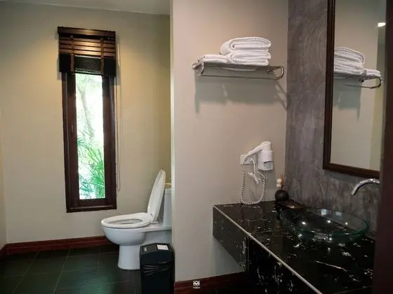 Villa, Göl Manzaralı