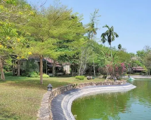 Villa, Göl Manzaralı