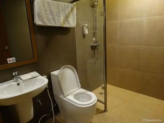 Standard Oda, 1 Büyük (Queen) Boy Yatak (No Garage)
